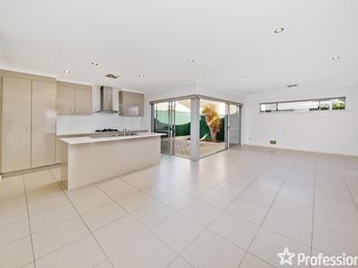 4/43 Sackville Terrace, Scarborough WA 6019