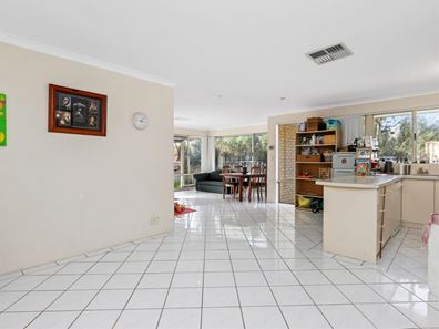 13 Centaury Close, Beeliar WA 6164