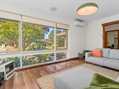 43 Lyndhurst Street, Dianella WA 6059
