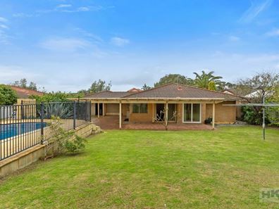 100 Fairway Circle, Connolly WA 6027