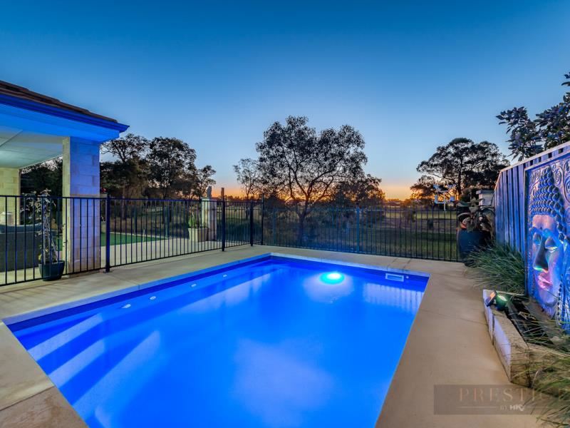 110 Roxburghe Drive, The Vines WA 6069