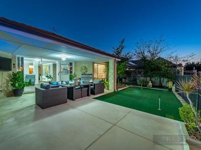 110 Roxburghe Drive, The Vines WA 6069