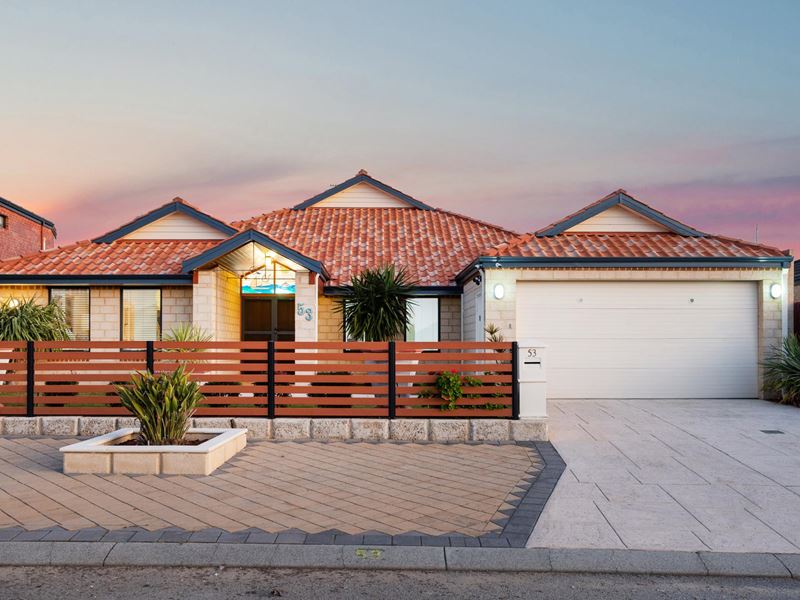 53 Peterborough Circle, North Lake