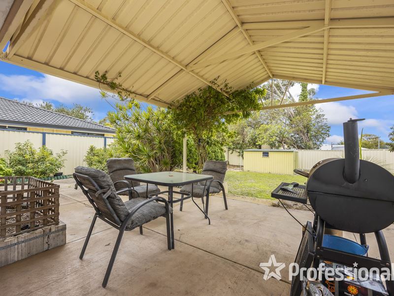 64 Moorpark Avenue, Yanchep