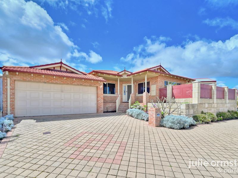 2 Cumberland Drive, Hillarys WA 6025