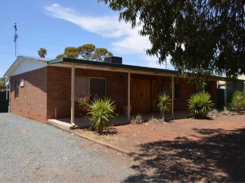 18 Saltbush Rd, Kambalda West WA 6442