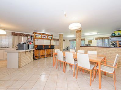 14 Camfield Loop, Parmelia WA 6167