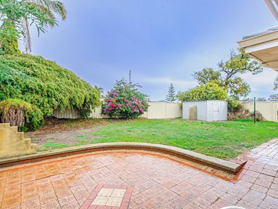 14 Camfield Loop, Parmelia WA 6167