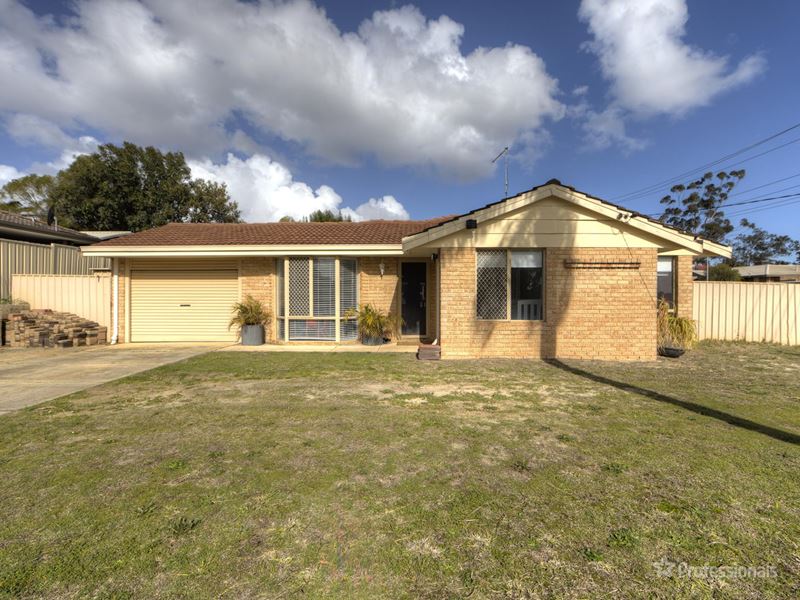 16 Beresford Gardens, Swan View