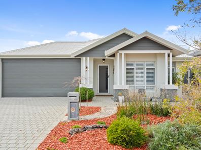 12 Charling Street, Lakelands WA 6180