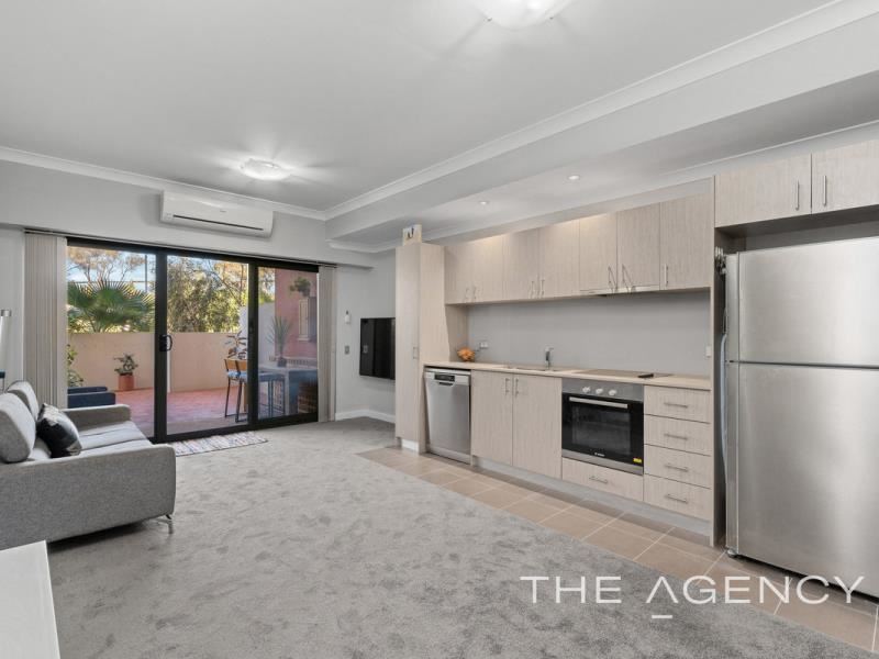 2/2 Molloy Promenade, Joondalup