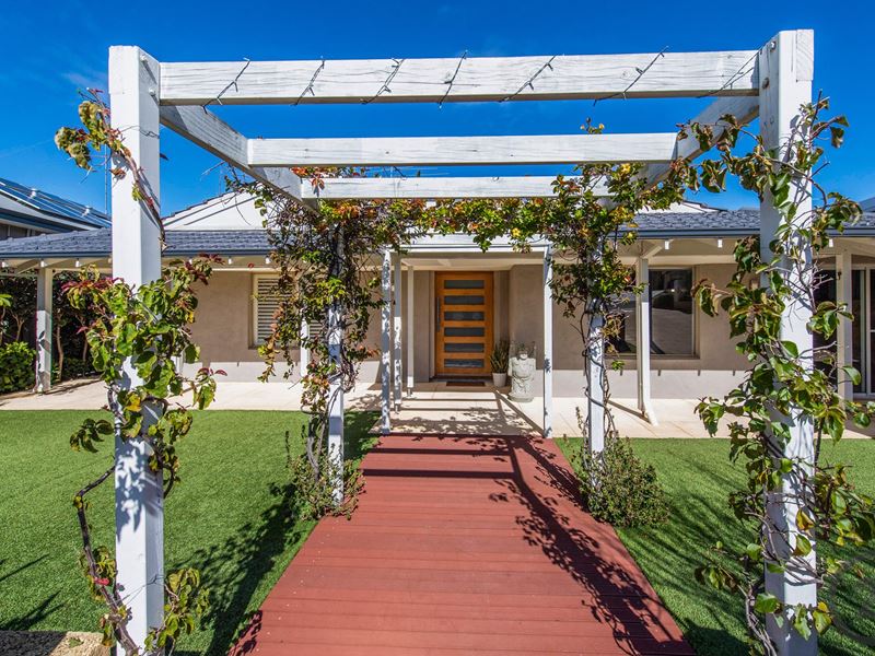5 Flinton Court, Halls Head