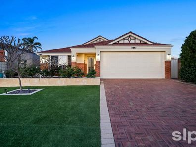 18 Lyndavale Loop, Carramar WA 6031