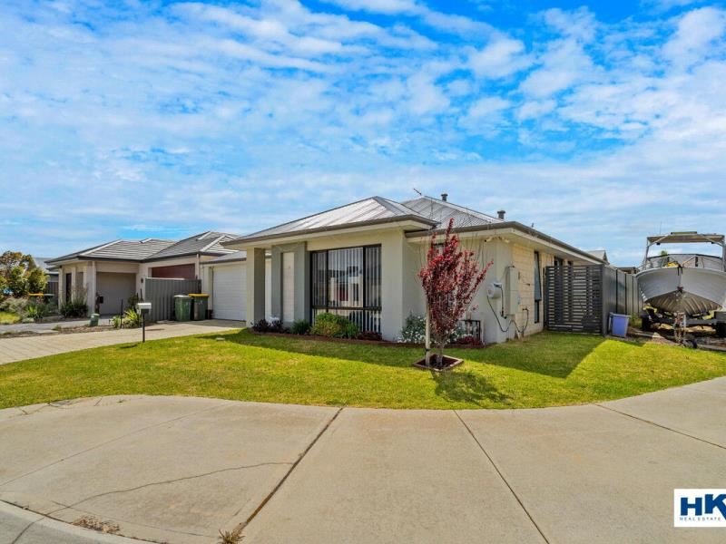 8 Relic Boulevard, Aveley