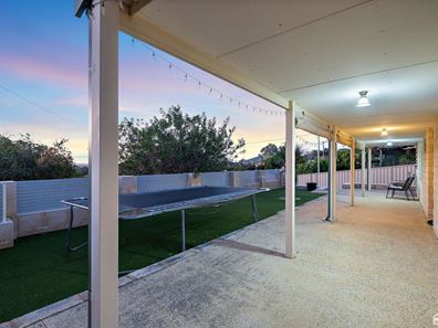 76 Ashley Drive, Kelmscott WA 6111