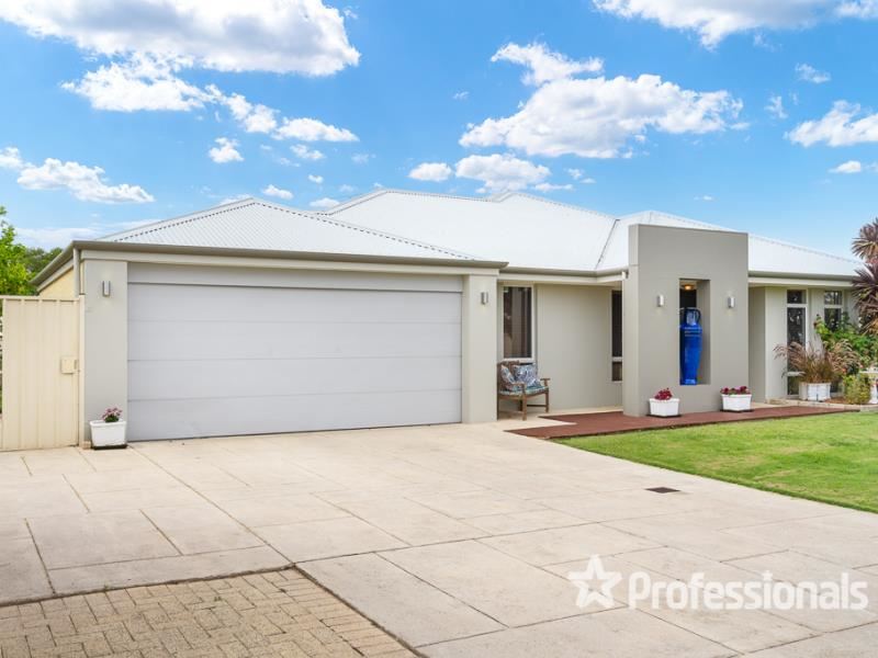 7 Lyrebird Road, Broadwater