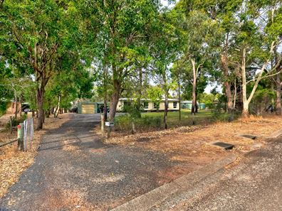 4 Reef Place, Leschenault WA 6233