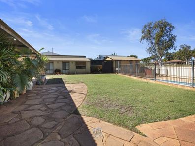 2 Stuart Crescent, Dampier WA 6713