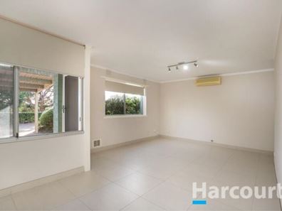 5/18 Greville Way, Girrawheen WA 6064