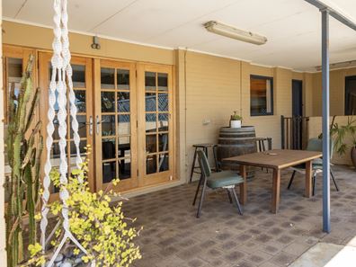 46 Thomas St, Leeman WA 6514