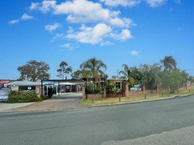 4 Exhibition Drive, Malaga WA 6090