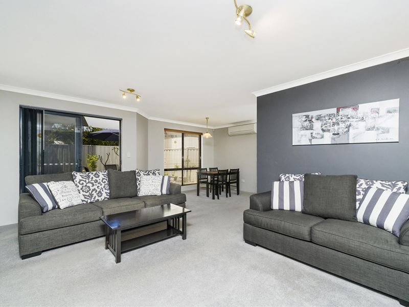 2/4 Park Way, Innaloo WA 6018