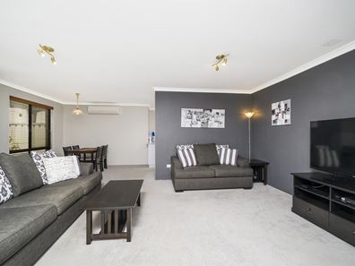 2/4 Park Way, Innaloo WA 6018