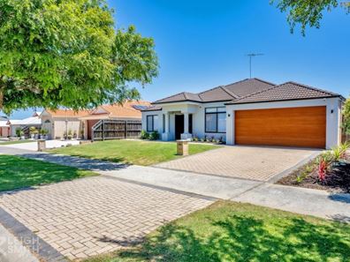 234 Peelwood Parade, Halls Head WA 6210