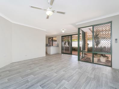 4/56 Elanora Drive, Cooloongup WA 6168