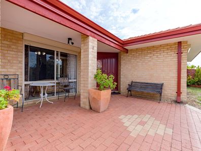 2 Bacich Mews, Lake Coogee WA 6166