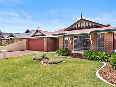 4 McGuiness Turn, Wattle Grove WA 6107