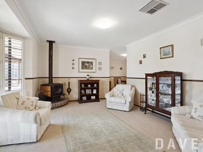 6 Kane Street, Kingsley WA 6026