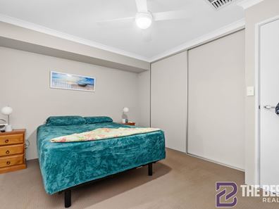 16 Magnet Close, Lake Coogee WA 6166