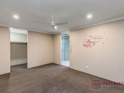6 Tetbury Way, Wellard WA 6170