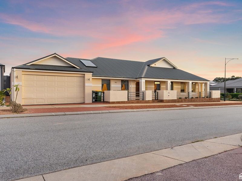 14 Strathclyde Circuit, Champion Lakes WA 6111