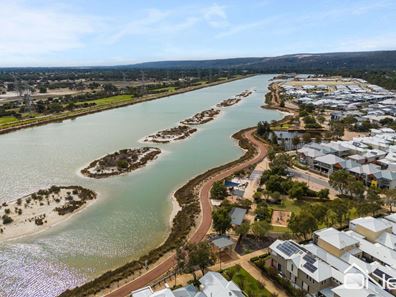 14 Strathclyde Circuit, Champion Lakes WA 6111