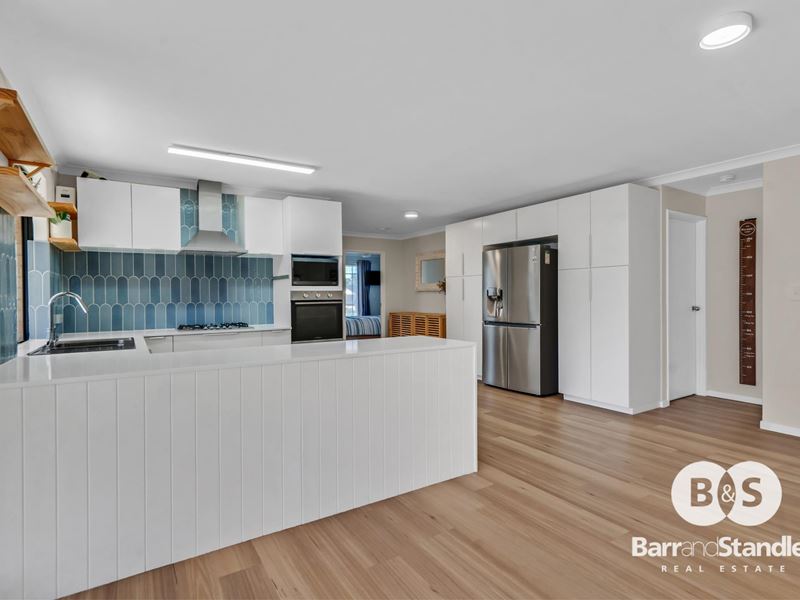 26 Brand Avenue, Usher