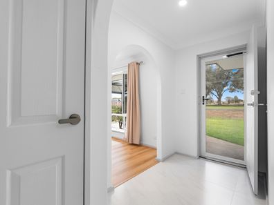 11 Kitson St, Rockingham WA 6168