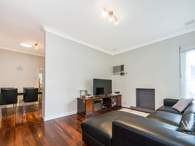 18 Crellin Way, Cloverdale WA 6105