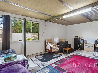 20 Amanda Drive, Camillo WA 6111