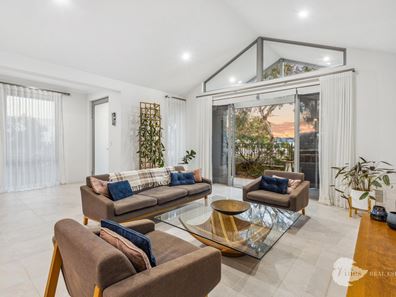 16 Hoffman Cove, The Vines WA 6069