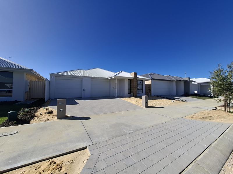 12 Hopetoun Drive, Eglinton WA 6034