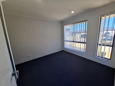 12 Hopetoun Drive, Eglinton WA 6034