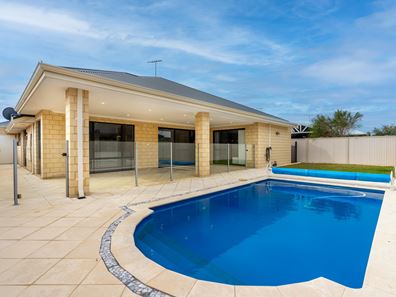 27 Buttermere Approach, Waikiki WA 6169
