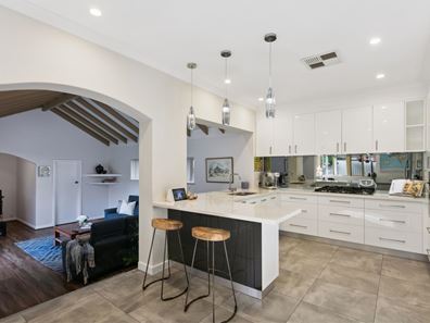 14 Hakea Road, Woodlands WA 6018