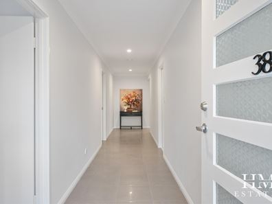 38 Serpentine Drive, South Guildford WA 6055