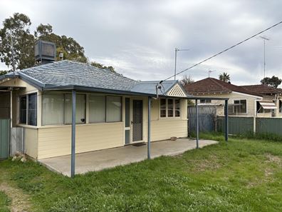 12 Melbourne Street, Moora WA 6510