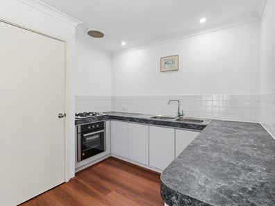 8/28 Holmesdale Road, Woodbridge WA 6056
