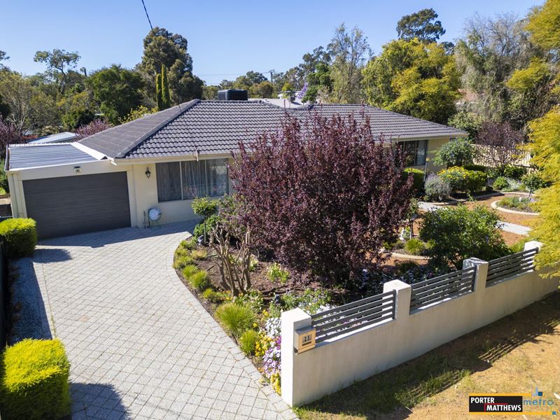 25 Barwon Street, Lesmurdie WA 6076