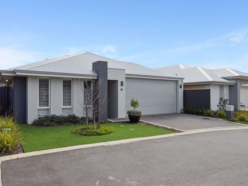 40 Luxhay Parkway, Aveley